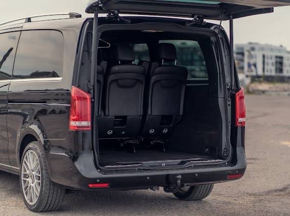 Private chauffeur and Business class car in Helsinki and Tallinn by IBG Travel Private chauffeur and Business class car in Helsinki and Tallinn by IBG Travel